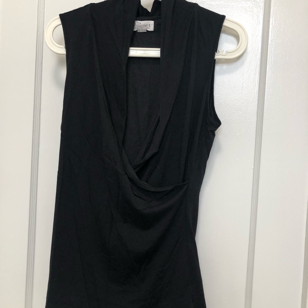 Velvet by Graham & Spencer lightweight wrap top, M